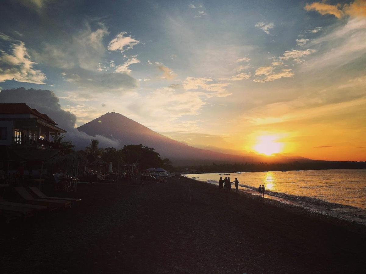 Black Sand Hostel Amed Екстер'єр фото