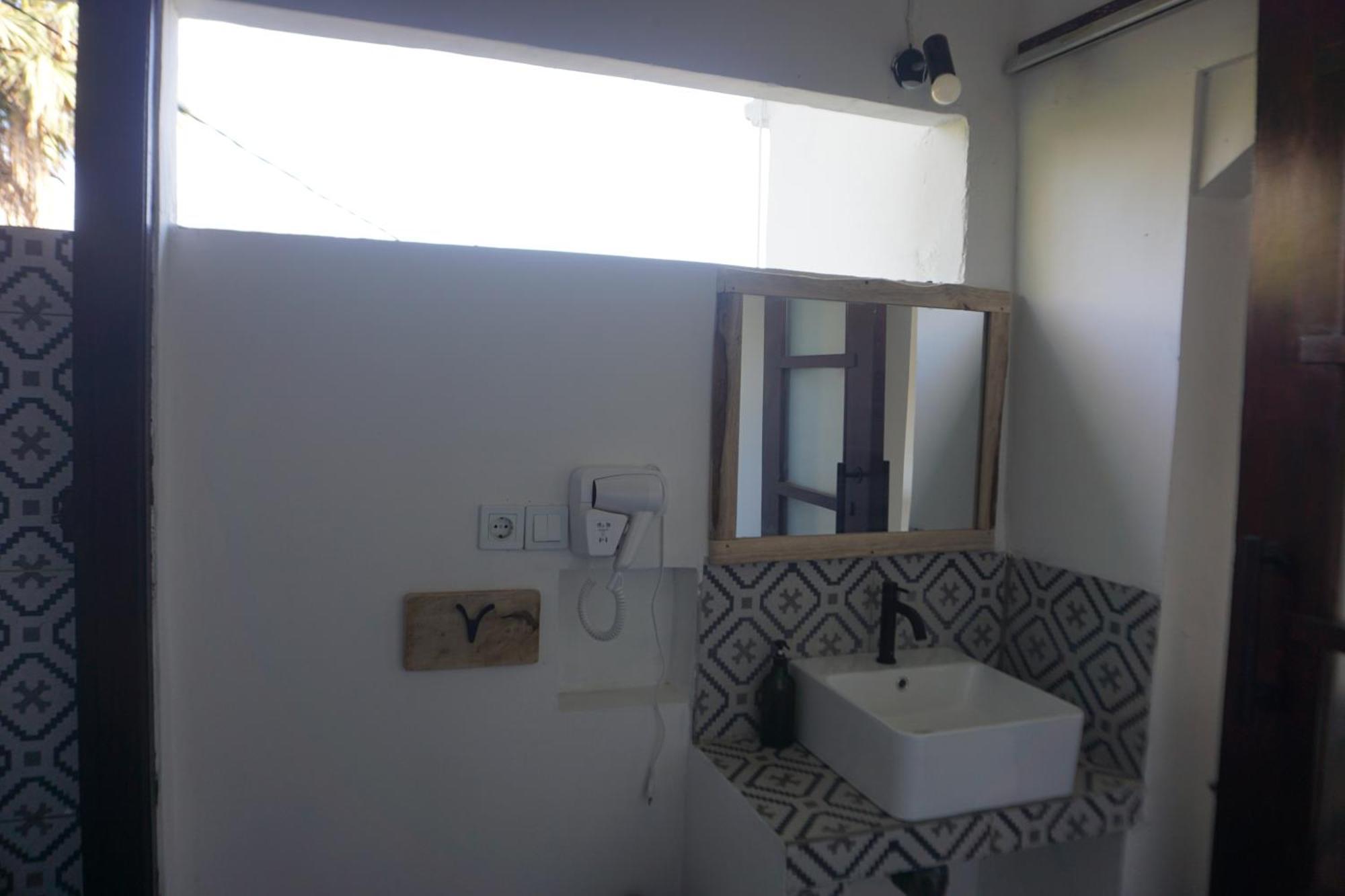 Black Sand Hostel Amed Екстер'єр фото